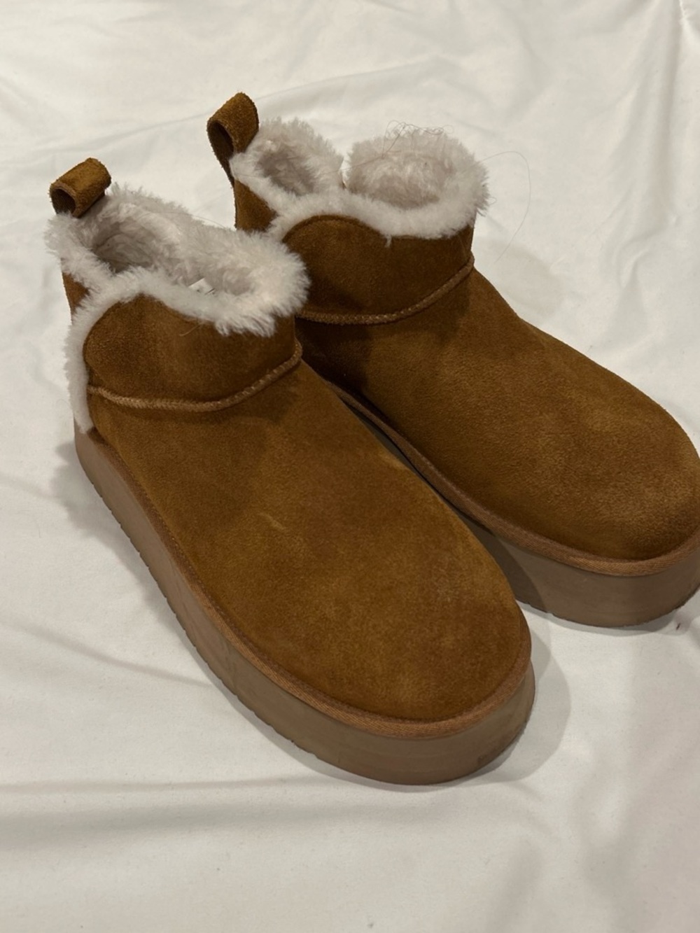 UGGS Women’s Plush-Lined Tan Suede Slip-On Booties
